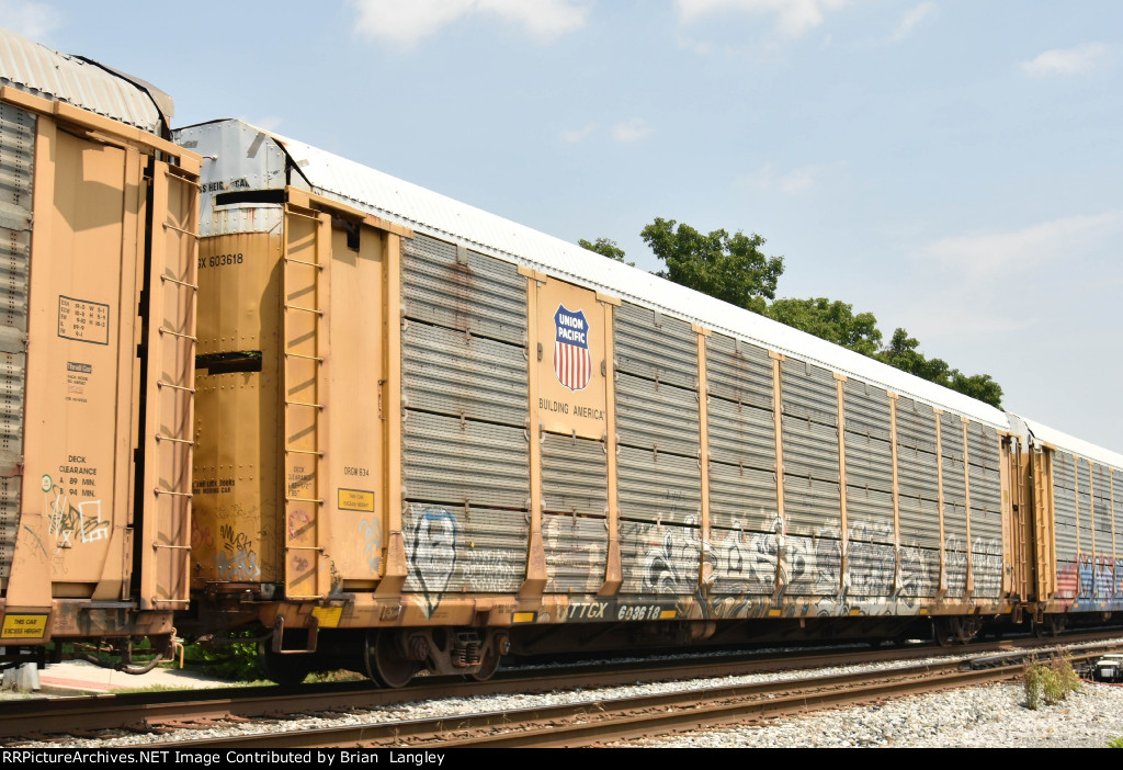 603618